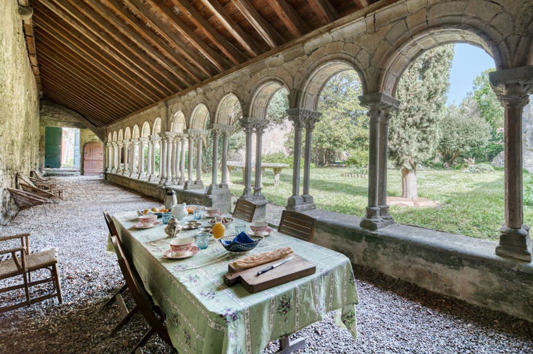 Food & Drinks, Abbaye De Villelongue, Aude