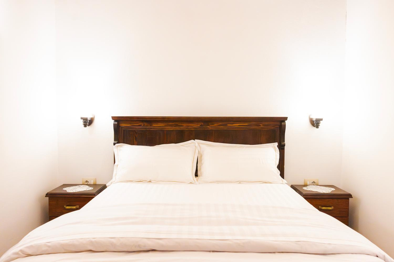 Bedroom 2, Hotel Antipatrea, Beratit