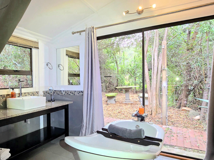 Bathroom, De Oude Meul Self Catering Country Lodge and B&B, Eden
