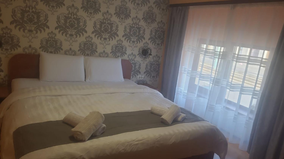 Others 5, Casa Heidi, Timisoara