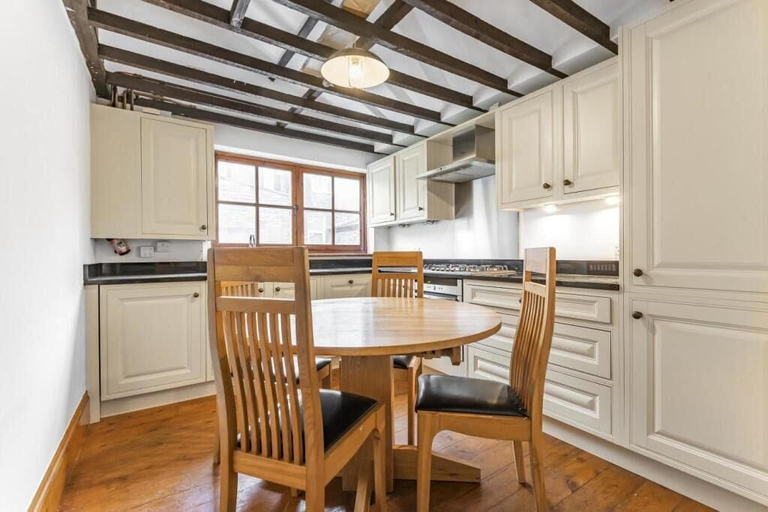 Dining 3, Beautiful 3 Bedroom Flat in Fulham, London