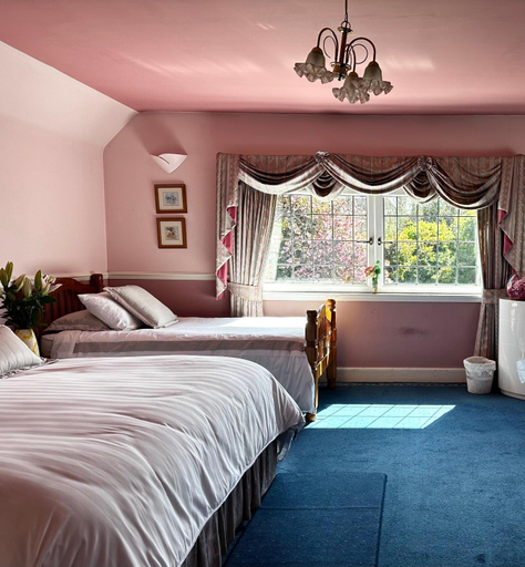 Bedroom 2, Carmichael Bed And Breakfast, Edinburgh