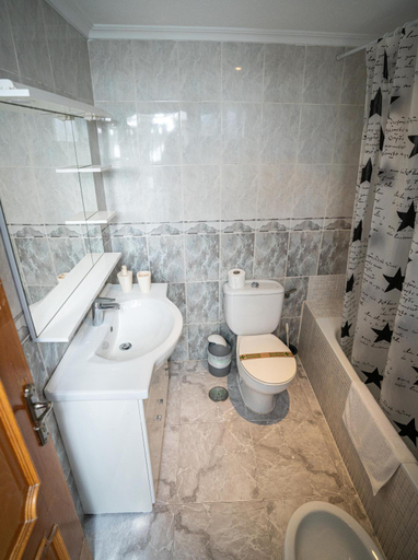 Bathroom 2, Pension Brava, Alicante