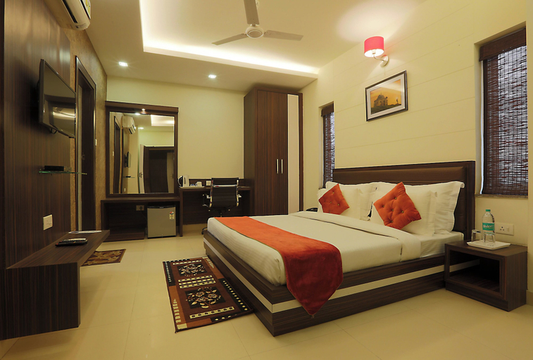 Bedroom 2, Hotel Premiere Villa, Varanasi