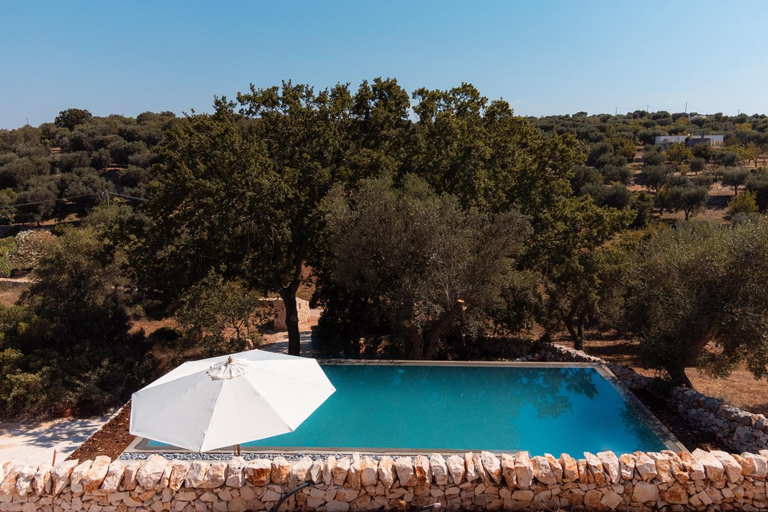 Others 4, Trulli Meridiem con Piscina, Brindisi