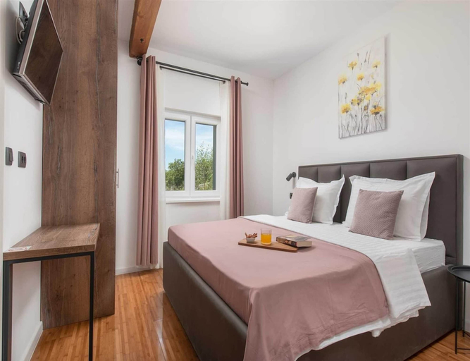 Room 5, Stylish Villa in Lovrec With Sauna, Lovreć