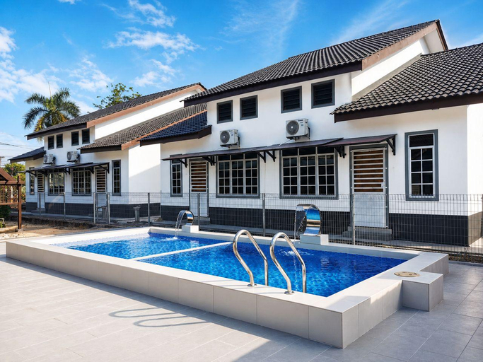 Sport & Beauty, NAZZA Homestay Besut with Pool, Besut