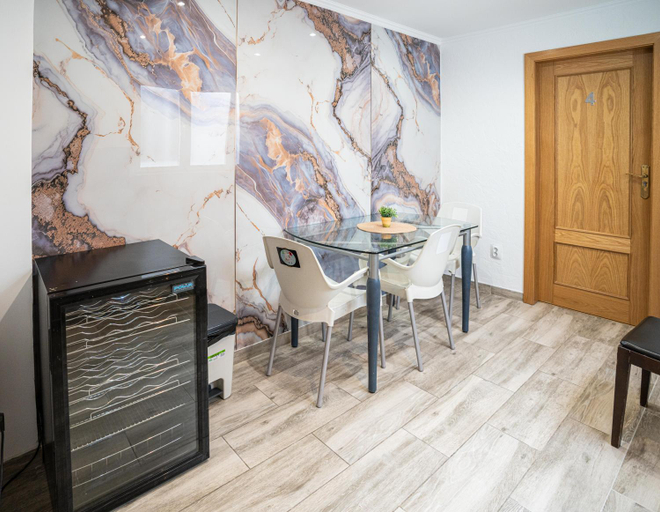 Others 4, Pension Brava, Alicante