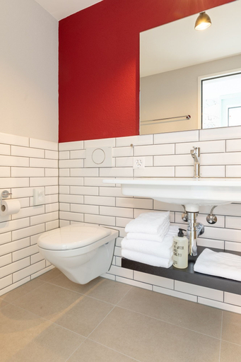 Bathroom 3, Emma's B&B LUNGERN - Self Check-in Hotel, Obwalden