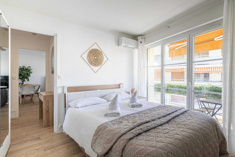 Room 4, Charming Apartment near the beach Juan les pins, Alpes-Maritimes