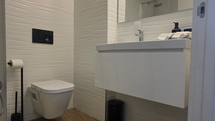Bathroom 4, A Proa do Moliceiro - iConik Design Apartments, Aveiro