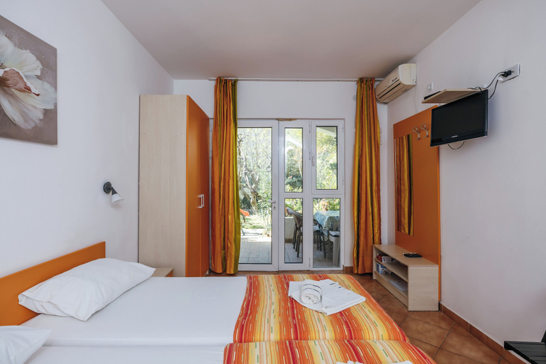 Bedroom 3, Apartments Nada
