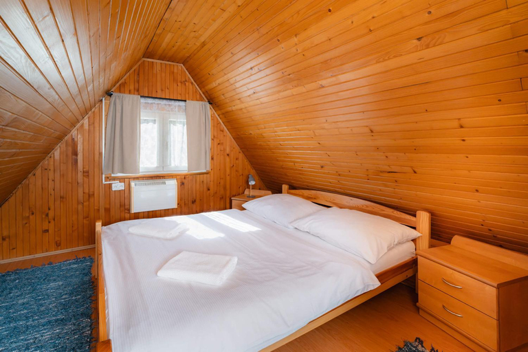 Bedroom 2, Chata Janosik, Žilina