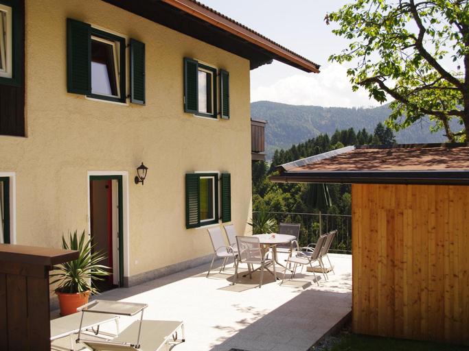 Others 5, Chalet in Tyrol with Sauna and Ski Slopes, Kufstein