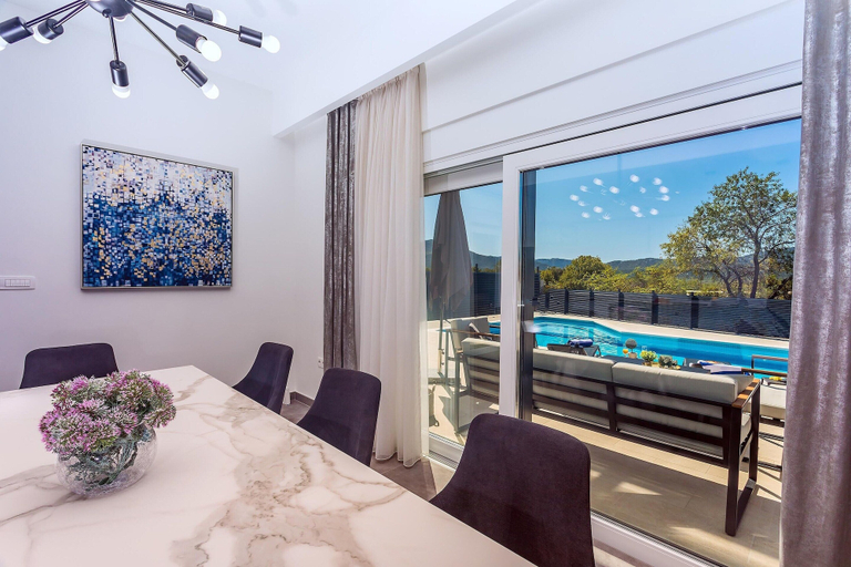 Dining 2, Luxury Villa Retreat in Sestanovac, Šestanovac