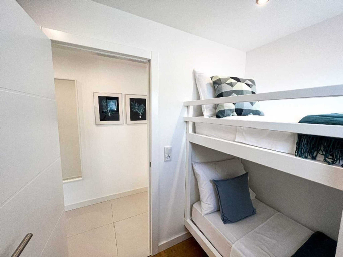 Room 3, Seaside Retreat for Friends in Omis, Imotski