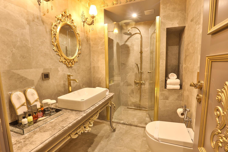 Bathroom 4, Real King Suite Hotel, Yomra