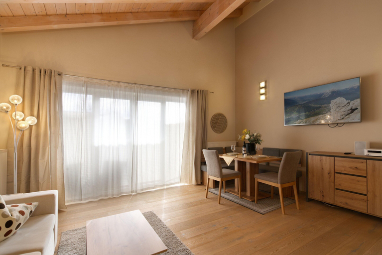 Others 4, Tranquil apartment in the centre of Seefeld, Innsbruck Land