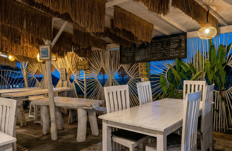 Food & Drinks 5, The Dafish Ceningan, Klungkung