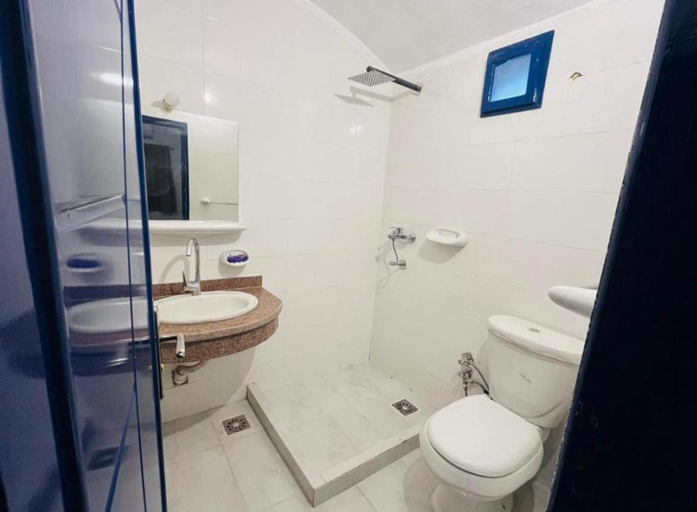Bathroom 5, Deir El-Medina Hotel, Luxor