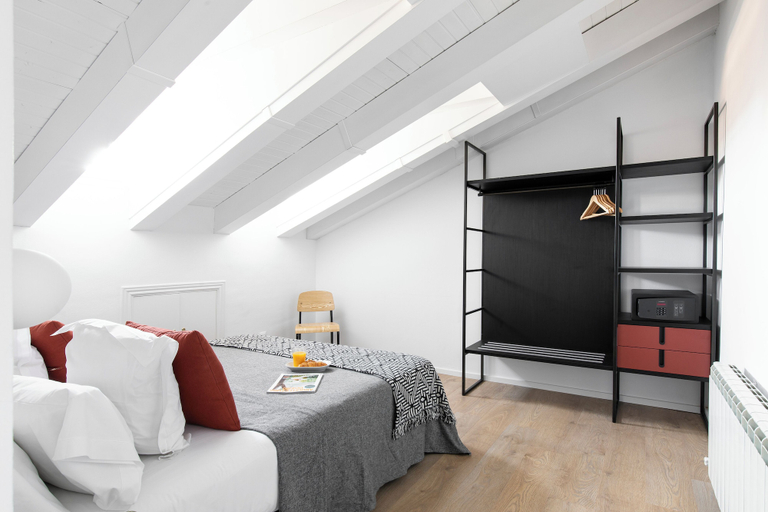 Bedroom 2, Aspasios Calle Mayor Apartments, Madrid