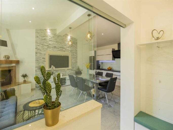 Others 2, Tranquil Country Villa in Naklice, Omiš