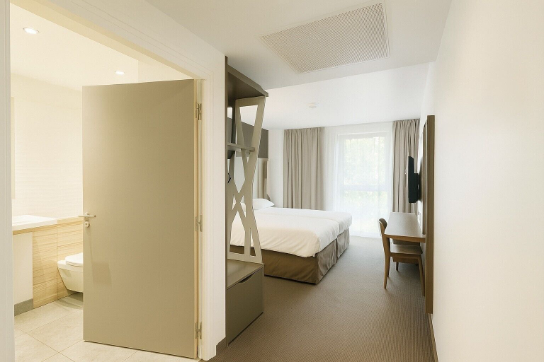 Bedroom 4, Campanile Fontainebleau, Seine-et-Marne
