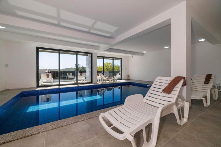 Swimming pool 3, Villa Hermosa, Vinodolska