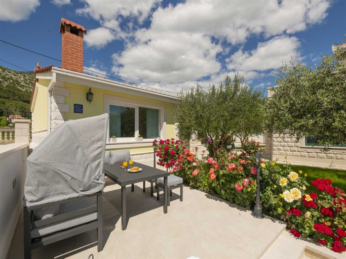 Others 3, Tranquil Country Villa in Naklice, Omiš
