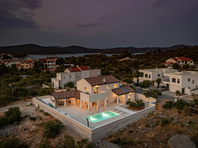 Exterior 5, Villa Royal Stone With Pool in Jezera, Tisno