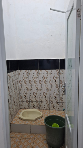 Bathroom 5, Penginapan Remaja Morowali, Morowali