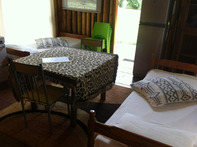 Bedroom 2, Tsanana Log Cabins and Mullberry Lane Suites, Ehlanzeni
