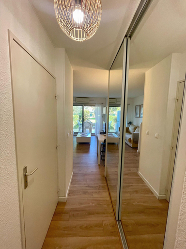 Reception, Apartment With Garden and Pool Access, Alpes-Maritimes