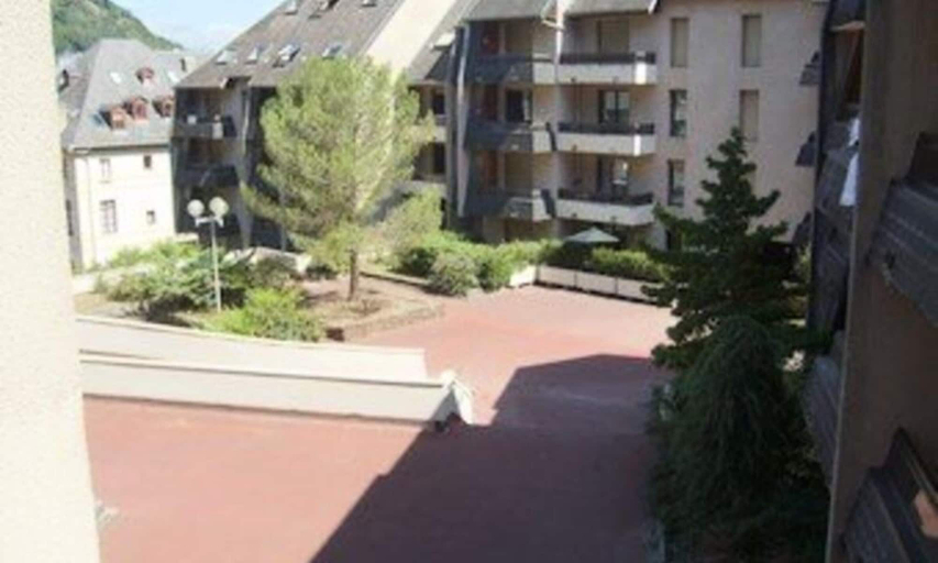 Primary image