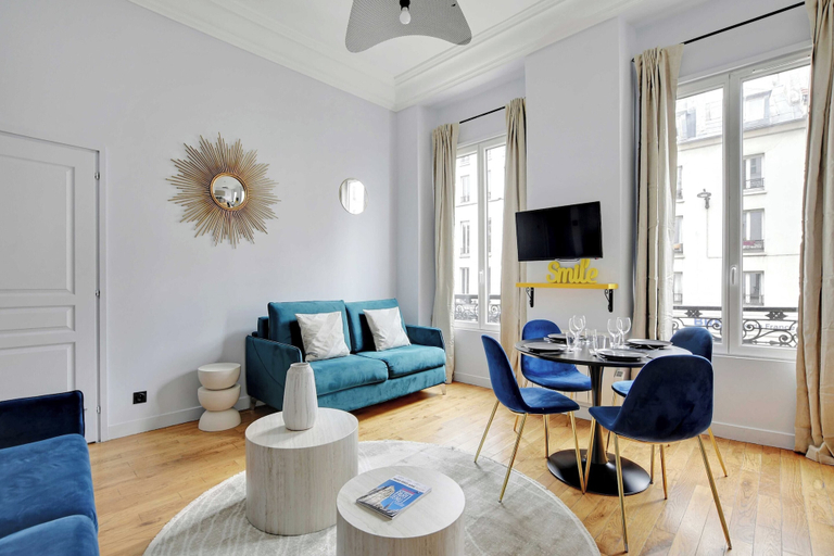 Living area 2, Intimate apartment - 1BR/4P - Bastille, Paris