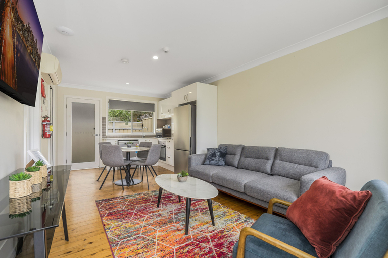 Living area 2, Jesmond Short Stay Apartments, Newcastle - Outer West