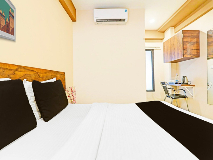 Room 4, Collection O Palampur Surat, Surat