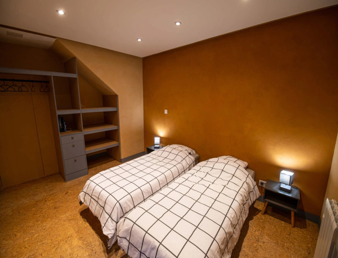 Room 2, Mountain-view Eco-friendly Cottage, Alpes-de-Haute-Provence