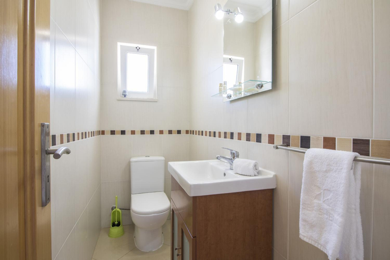 Bathroom 3, Villa Maresia by Algarve Holidays, Albufeira