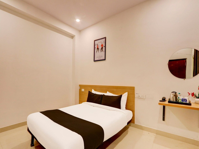 Room 4, Collection O De Alphabet Hotel Ecil, Ranga Reddy