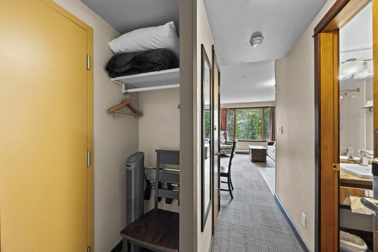 Interior, Cahilty #323 Home, Thompson-Nicola