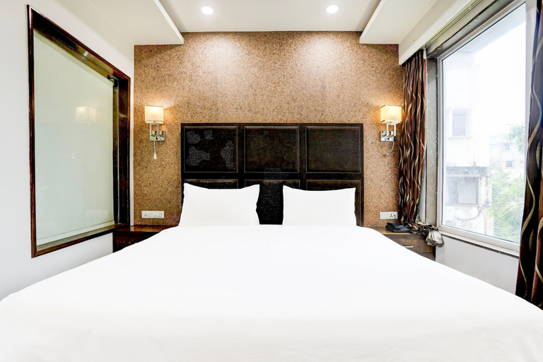 Room 5, Palette River Front Railway Station, Ahmadabad