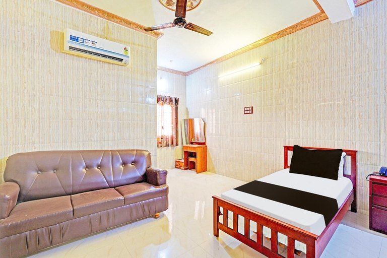 Room 3, Super Hotel Sri Ram Nagar Sriperumbudur, Kancheepuram