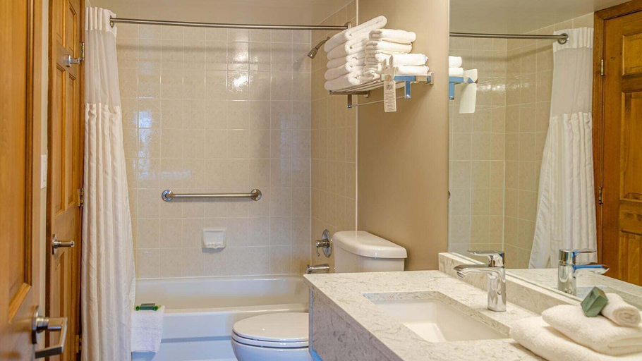 Bathroom 2, Cahilty #310 3 Bedroom Home, Thompson-Nicola
