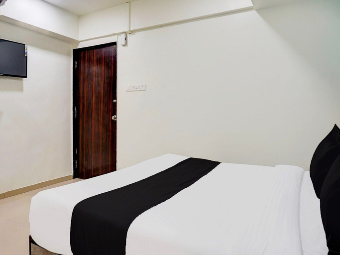 Room 3, Super Collection O Vardhan Plaza, Pune