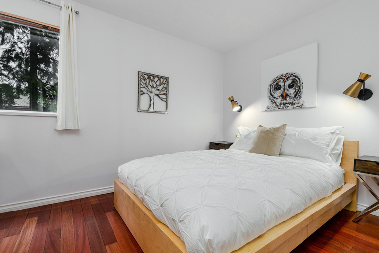 Room 4, The Nest at Gondola Village, Squamish-Lillooet