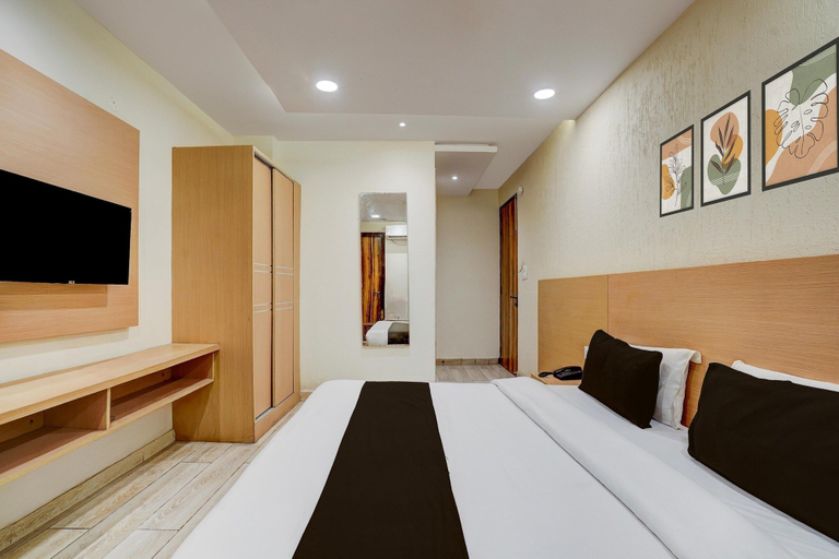 Room 4, Super Collection O Dehradun Central, Dehradun