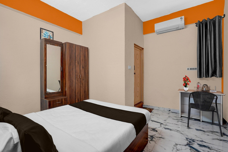 Room 5, Classic Sri Sai Guru Comfort, Bangalore