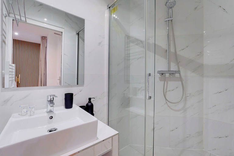 Bathroom, Charming Studio -2p- Canal Saint-martin, Paris