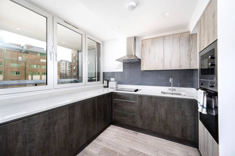 Room 4, Charming 2-bedroom Apartment in London, London